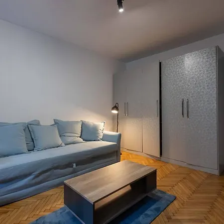 Centre Luxury Suites *